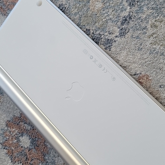 Apple Magic Keyboard - Picture 2 of 2